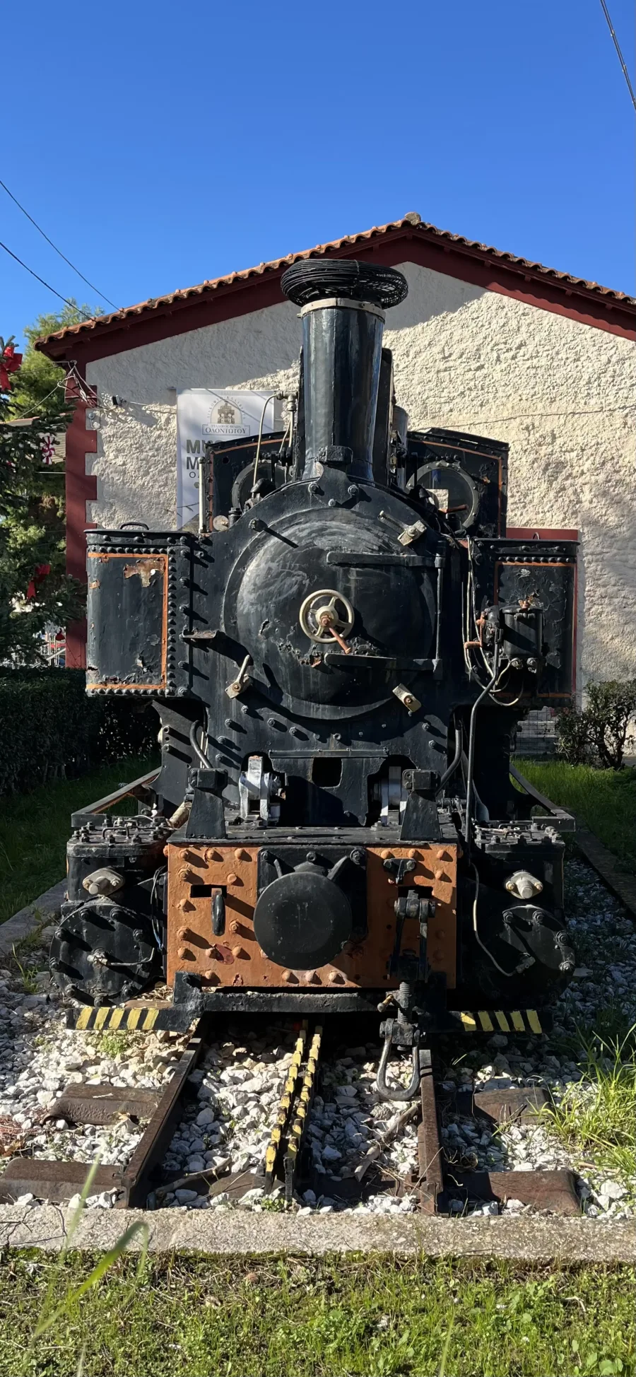 Οδοντωτός διασχίζει το φαράγγι του Βουραϊκού